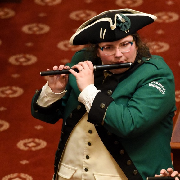 Meet your Posher, Madison - Picture 4 of 8